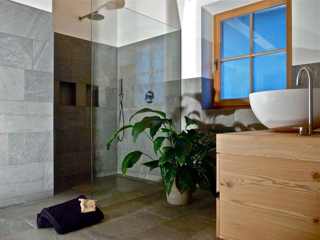 Putzerhof Aparthotel Funes  Rum bild